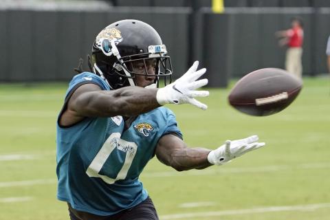 Jacksonville Jaguars wide receiver Calvin Ridley makes a catch during a passing drill in practice Monday in Jacksonville. (JOHN RAOUX/Associated Press)