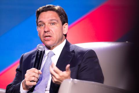 Advisers to Florida Gov. Ron DeSantis expect the other seven contenders who will be on the stage at tonight’s GOP debate to ‘dog-pile on Ron’ by attacking him to generate buzz and attract donors. (ARVIN TEMKAR/The Atlanta Journal-Constitution/TNS)