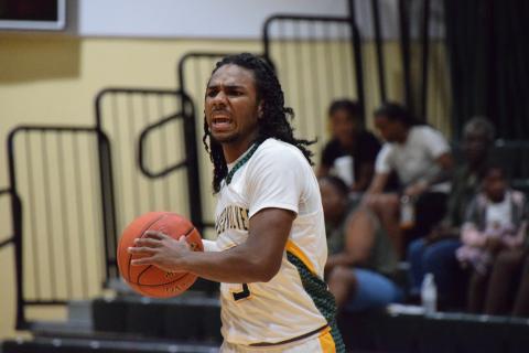 FGC guard Amayoa'ah Phillips calls out a play against Enterprise State CC on Nov. 9. (COURTESY OF FGC)