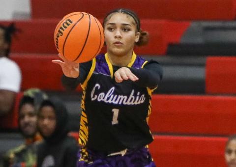 Columbia guard Mariah Cox fires a pass against Fort White on Jan. 16. (BRENT KUYKENDALL/Lake City Reporter)