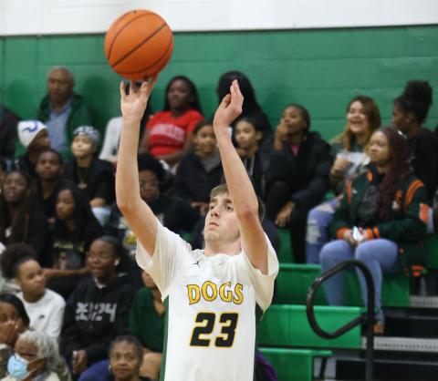 Suwannee forward Bryson Parlato shoots against Columbia on Jan. 30. (PAUL BUCHANAN/Special to the Reporter)
