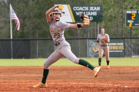 FGC pitcher Karis Smith winds up to pitch against St. Johns River State College on Friday afternoon. (JEN CHASTEEN/Special to the Reporter)