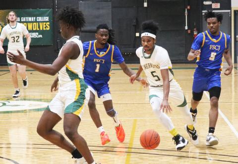 FGC guard Amayoa’ah Phillips pushes the ball up the court in transition against FSCJ on Jan. 24. (JORDAN KRORGER/Lake City Reporter)