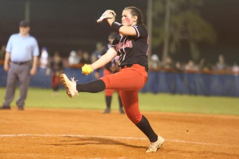 Fort White pitcher Kadence Compton winds up to pitch against Branford on March 1. (PAUL BUCHANAN/Special to the Reporter)