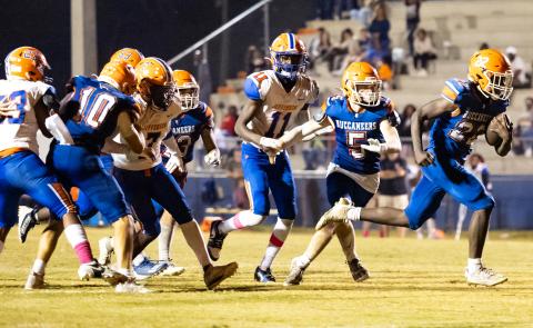 Branford running back Ollie James (22) bursts into the open field for a big run against Hamilton County last Friday. (JACK HOWDESHELL/Lake City Reporter)