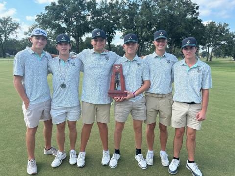 The Suwannee boys golf team placed second at the District 2-2A tournament on Monday to qualify for regionals. (COURTESY)