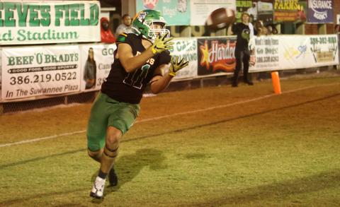 Suwannee tight end Logan Brooks catches a 2-point conversion for the go-ahead points in Friday’s 25-24 win over Chiles. (PAUL BUCHANAN/Lake City Reporter)