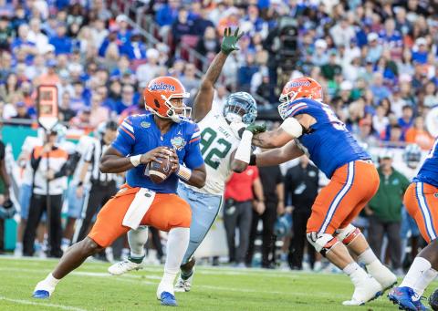 Florida Gators quarterback DJ Lagway prepares to throw the ball against the Tulane Green Wave in the Gasparilla Bowl on Friday at Raymond James Stadium in Tampa. (WILLIE J. ALLEN JR./Orlando Sentinel/TNS)