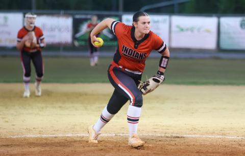 Fort White pitcher Kadence Compton winds up to pitch against Suwannee on April 4. (PAUL BUCHANAN/Lake City Reporter)