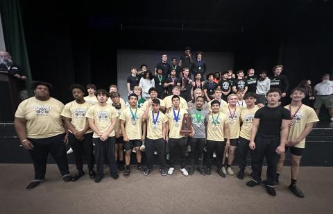 Suwannee’s weightlifting team placed second at the Region 1-2A meet on Saturday and qualified 14 lifters for the state meet. (COURTESY)