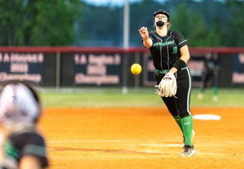 Suwannee pitcher Gracie Watley pitches against Fort White on April 22. (JACK HOWDESHELL/Lake City Reporter)
