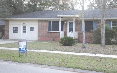 A ‘For Sale’ sign sits in a Lake City house’s front yard previously. Lake City recently saw a 21.4% reduction in close sales on single-family homes for the third quarter of 2025 from the 2024 mark. (FILE)