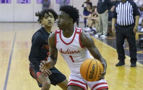 Fort White guard Jayden Jackson scored 21 points to help defeat Hamilton County on Tuesday. (BRENT KUYKENDALL/Lake City Reporter)