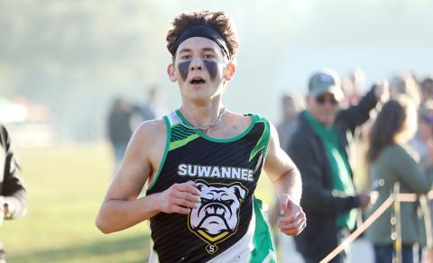 Suwannee runner Logan Haley won the 1600mm at the SFHS Raider Open Classic on Thursday. (PAUL BUCHANAN/Lake City Reporter)