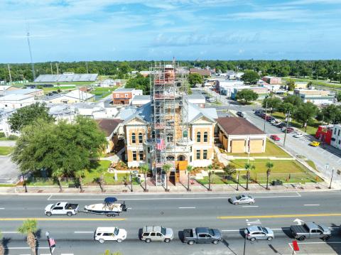 The renovation work on the Suwannee County Courthouse, undertaken by O’Neal Roofing, is nearing completion after beginning in May. (RAY CARPENTER/Lake City Reporter)