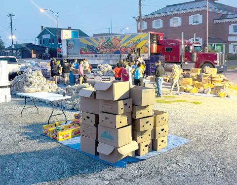 Approximately 400 families received food at the Lake City Police Department’s quarterly food distribution from Farm Share on Sept. 5. (COURTESY LAKE CITY POLICE DEPARTMENT)