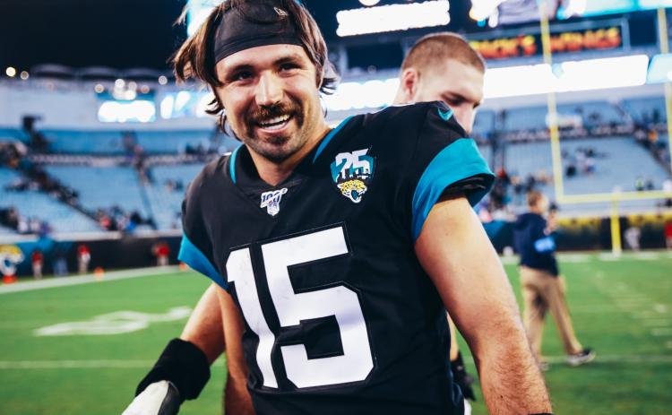 Quarterback facial hair is sure to be front and center when the Jacksonville Jaguars (1-1) host the Miami Dolphins (0-2) on Thursday night. Jacksonville’s Gardner Minshew has a unkept horseshoe mustache that seems to go perfectly with his flowing locks, while Miami’s Ryan Fitzpatrick has a bushy beard that covers much of his face and engulfs his chin strap. (HARRY AARON/Getty Images/TNS)