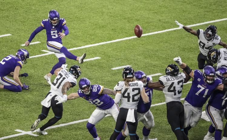 Minnesota Vikings kicker Dan Bailey (5) makes a 23-yard field goal against the Jacksonville Jaguars to win the game in overtime at U.S. Bank Stadium on Sunday in Minneapolis, MN. (JERRY HOLT/Minneapolis Star Tribune/TNS)
