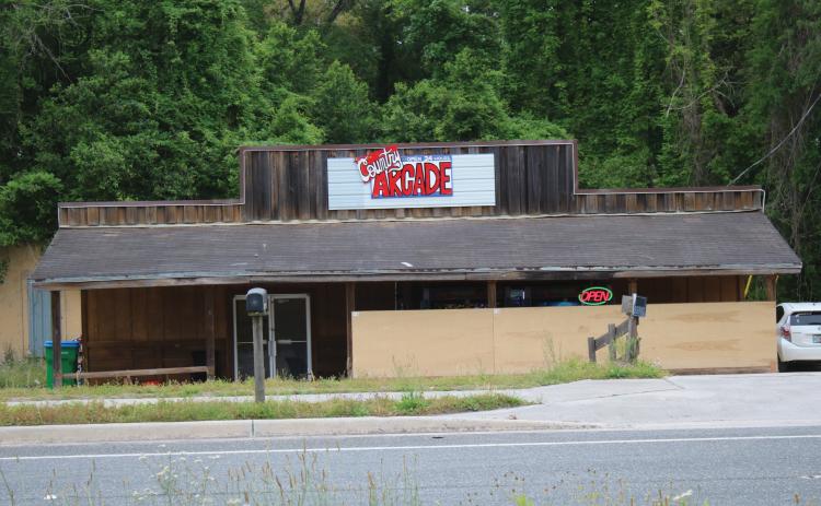 Internet cafes, like the Country Arcade on U.S. Highway 41 near the Insterstate 75 exit, in unincoprorated areas of Columbia County may be on the way out soon after a vote from the county commissioners. (FILE)