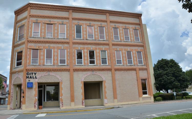 Lake City Hall will be temporarily closed until further notice due to 'rising risk' of covid-19 cases. (FILE)