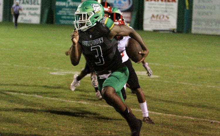 Suwannee running back Malachi Graham returns kickoff for a touchdown against Westside on Friday night. (PAUL BUCHANAN/Special to the Reporter)