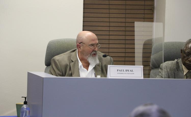 Lake City Interim City Manager Paul Dyal addresses the council at its Thursday special-called meeting. (MORGAN MCMULLEN/Lake City Reporter)