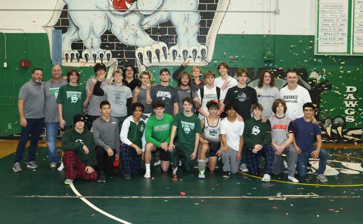 Suwannee’s wrestling team won its first sub-regional duals title on Thursday. (PAUL BUCHANAN/Special to the Reporter)