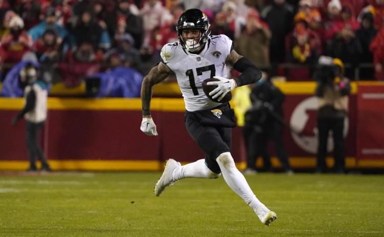 Jacksonville Jaguars tight end Evan Engram runs during a Divisional playoff game against the Kansas City Chiefs on Jan. 21 in Kansas City, Mo. (ED ZURGA/Associated Press)
