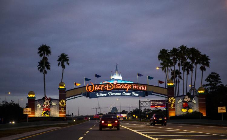 The entrance to Walt Disney World in Orlando. Disney has filed a federal lawsuit against the state for ‘retaliation,’ saying its First Amendment rights were violated and business was harmed. (Jay L. Clendenin/Los Angeles Times/TNS)