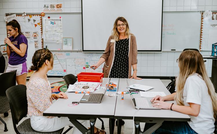 Elizabeth Carroll, FGC associate dean of liberal arts and sciences, teaches a class of Florida Gateway College Elementary Education students. (COURTESY FLORIDA GATEWAY COLLEGE)
