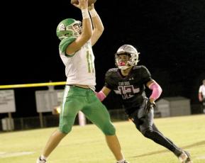 Suwannee tight end Logan Brooks makes a catch against Madison County on Friday. (JAMIE WACHTER/Lake City Reporter)