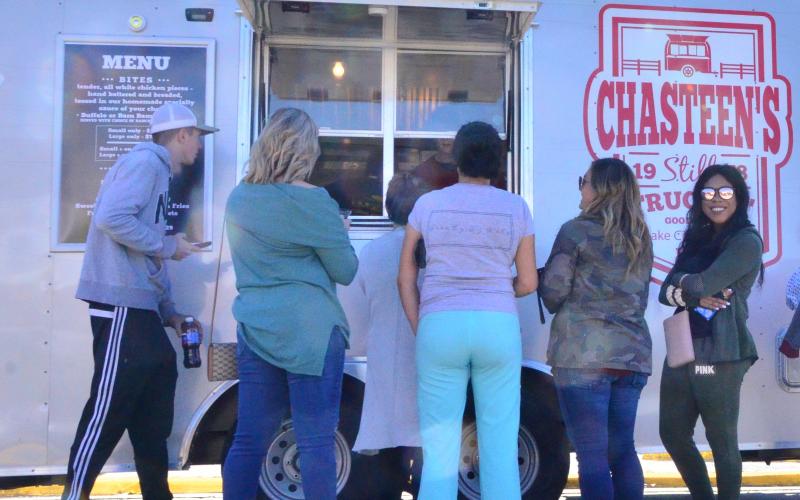 Customers are seen at Chasteen’s Still Truckin’ in this November 21 photo. (FILE)