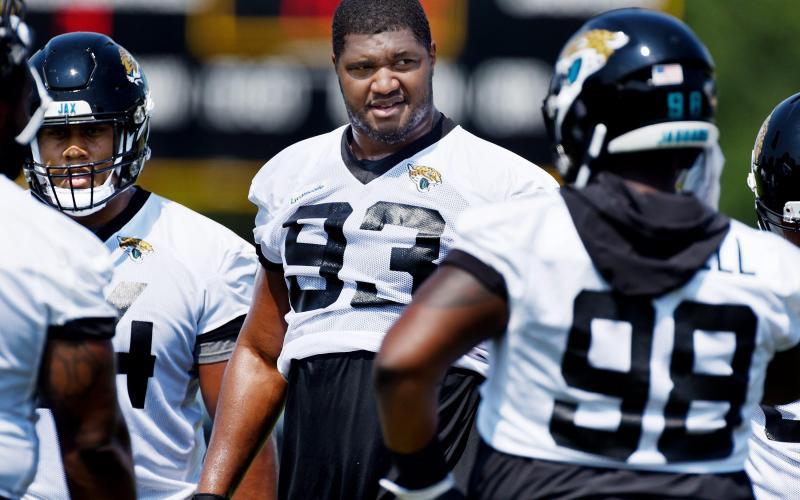 Calais Campbell with his Jacksonville Jaguars teammates at an OTA session on June 3, 2019 at the practice fields TIAA Bank Field. (TRIBUNE NEWS SERVICE)