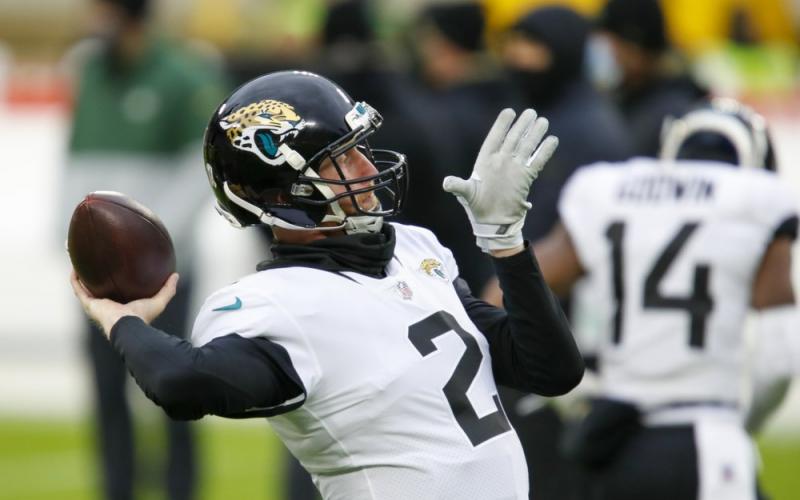 Jacksonville Jaguars' Mike Glennon warms up before a game against the Green Bay Packers on Sunday in Green Bay, Wis. (MATT LUDTKE/Associated Press)