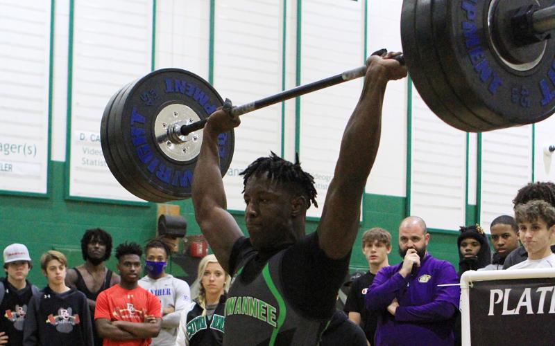Suwannee’s Jaquez Moore performs the clean and jerk during Friday’s Region 1-2A Meet. (PAUL BUCHANAN/Special to the Reporter)