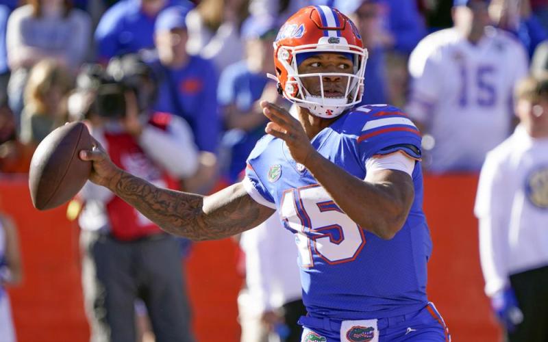Florida quarterback Anthony Richardson looks for an open receiver during a game against Florida State on Nov. 27, 2021, in Gainesville. (AP FILE)
