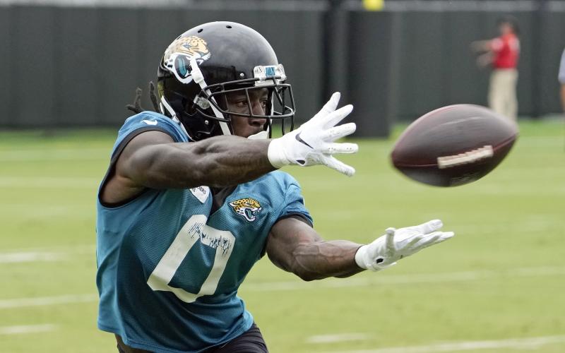 Jacksonville Jaguars wide receiver Calvin Ridley makes a catch during a passing drill in practice Monday in Jacksonville. (JOHN RAOUX/Associated Press)