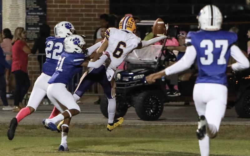Columbia receiver Bynton Edge makes a one-handed touchdown catch in the back of the end zone against Ridgeview on Friday night. (BRENT KUYKENDALL/Lake City Reporter) 