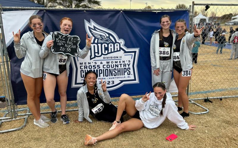 FGC runners Emma Jeffers (from left), Morgan Wilson, India Williamson, Sarah Simpson, Ashlyn Speigner and Roxxi Ottum at the NJCAA National Championships. (COURTESY)
