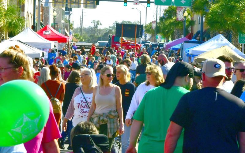 Christmas on the Square usually attracts tens of thousands of visitors to downtown Live Oak. This year’s festival will still go on this weekend despite forecast for rainy conditions. (ROB WOLFE/Special to the Reporter)